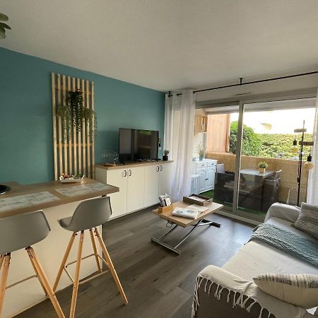 Chaleureux Appartement Face Au Port Sta Lucia, Tout A Pieds, Wifi Сен-Рафаэль Экстерьер фото