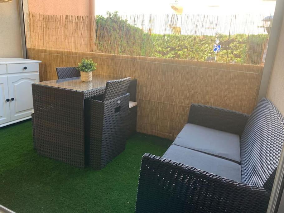 Chaleureux Appartement Face Au Port Sta Lucia, Tout A Pieds, Wifi Сен-Рафаэль Экстерьер фото