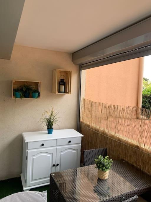 Chaleureux Appartement Face Au Port Sta Lucia, Tout A Pieds, Wifi Сен-Рафаэль Экстерьер фото