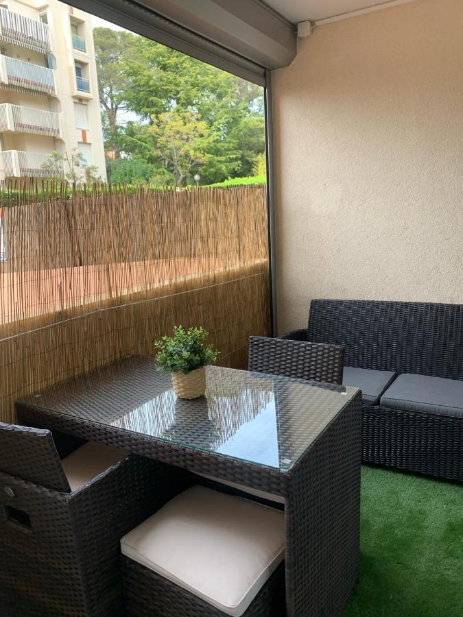 Chaleureux Appartement Face Au Port Sta Lucia, Tout A Pieds, Wifi Сен-Рафаэль Экстерьер фото