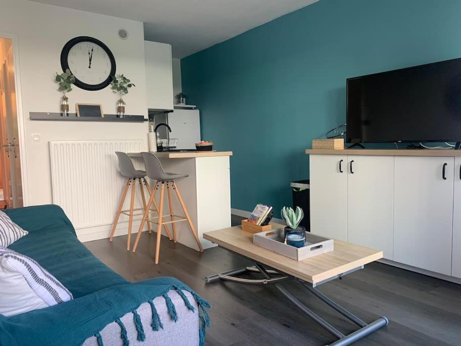 Chaleureux Appartement Face Au Port Sta Lucia, Tout A Pieds, Wifi Сен-Рафаэль Экстерьер фото