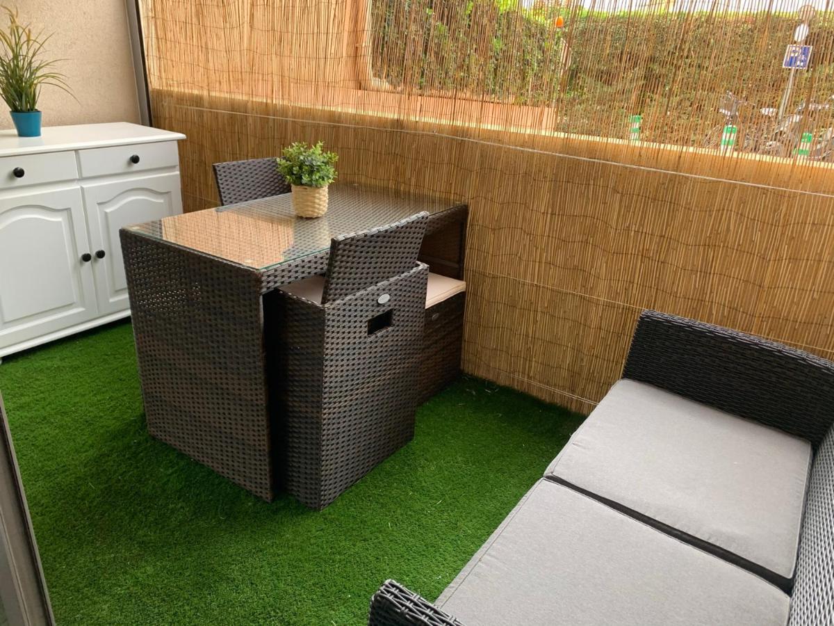 Chaleureux Appartement Face Au Port Sta Lucia, Tout A Pieds, Wifi Сен-Рафаэль Экстерьер фото